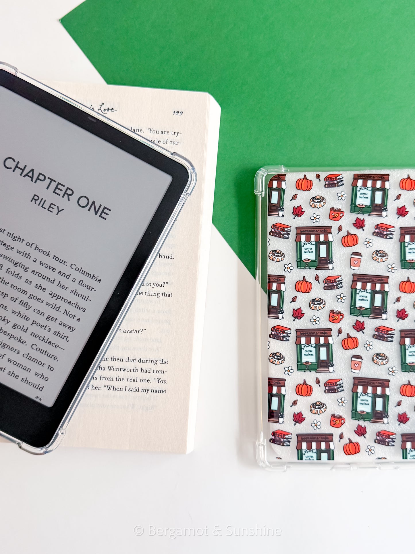 Dream Harbor Cozy Fall E Reader Case