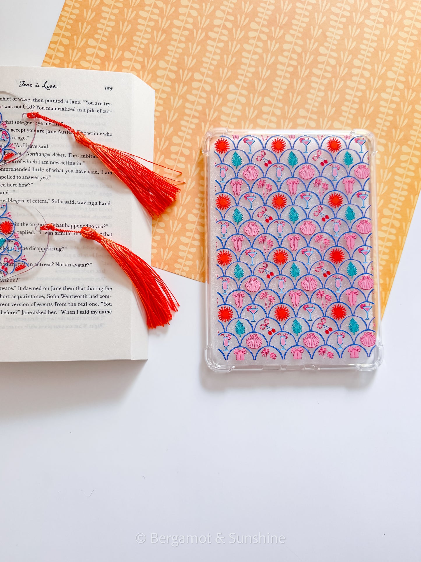 Scalloped Summer Kindle Case