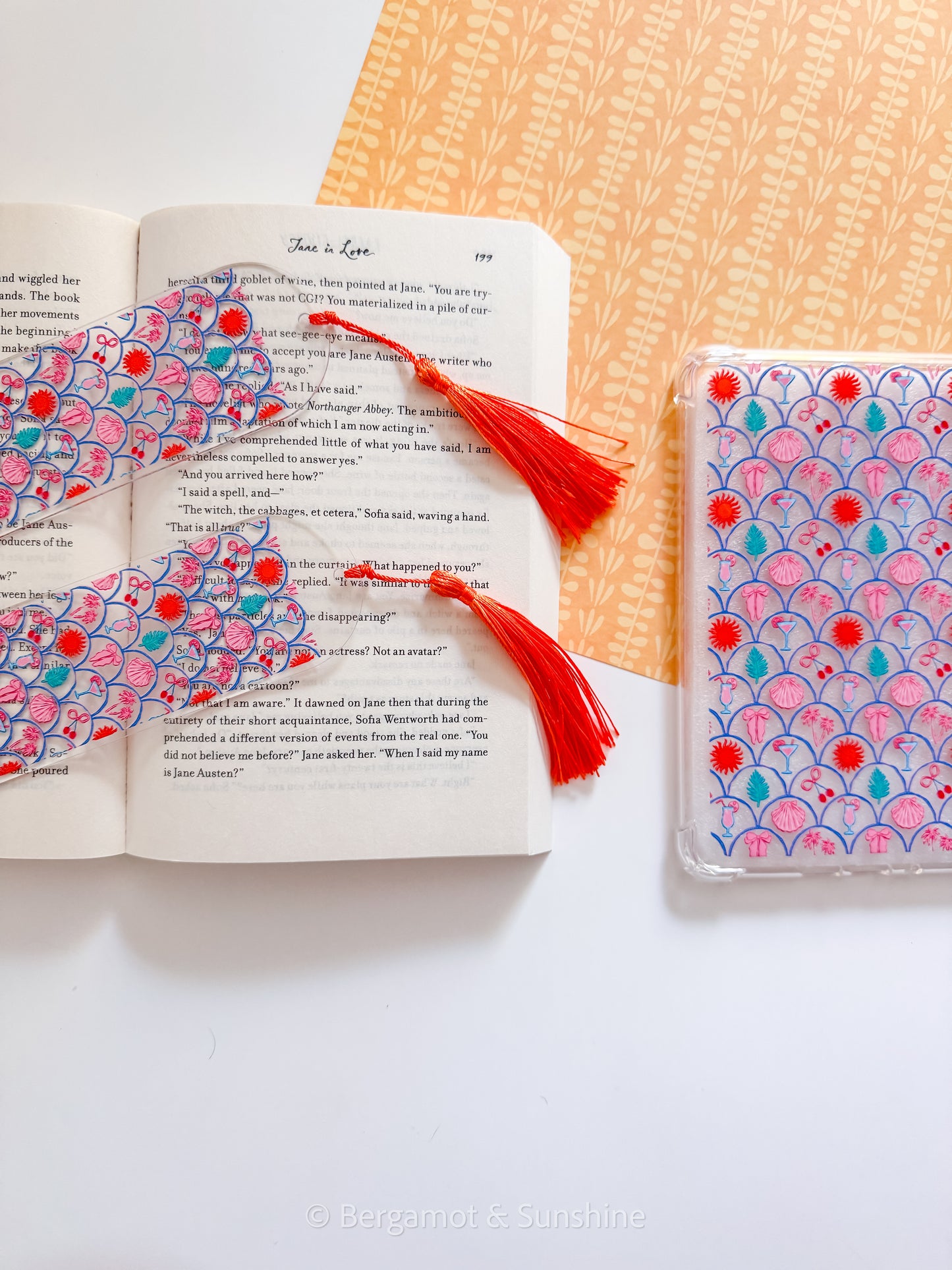 Scalloped Summer Kindle Case
