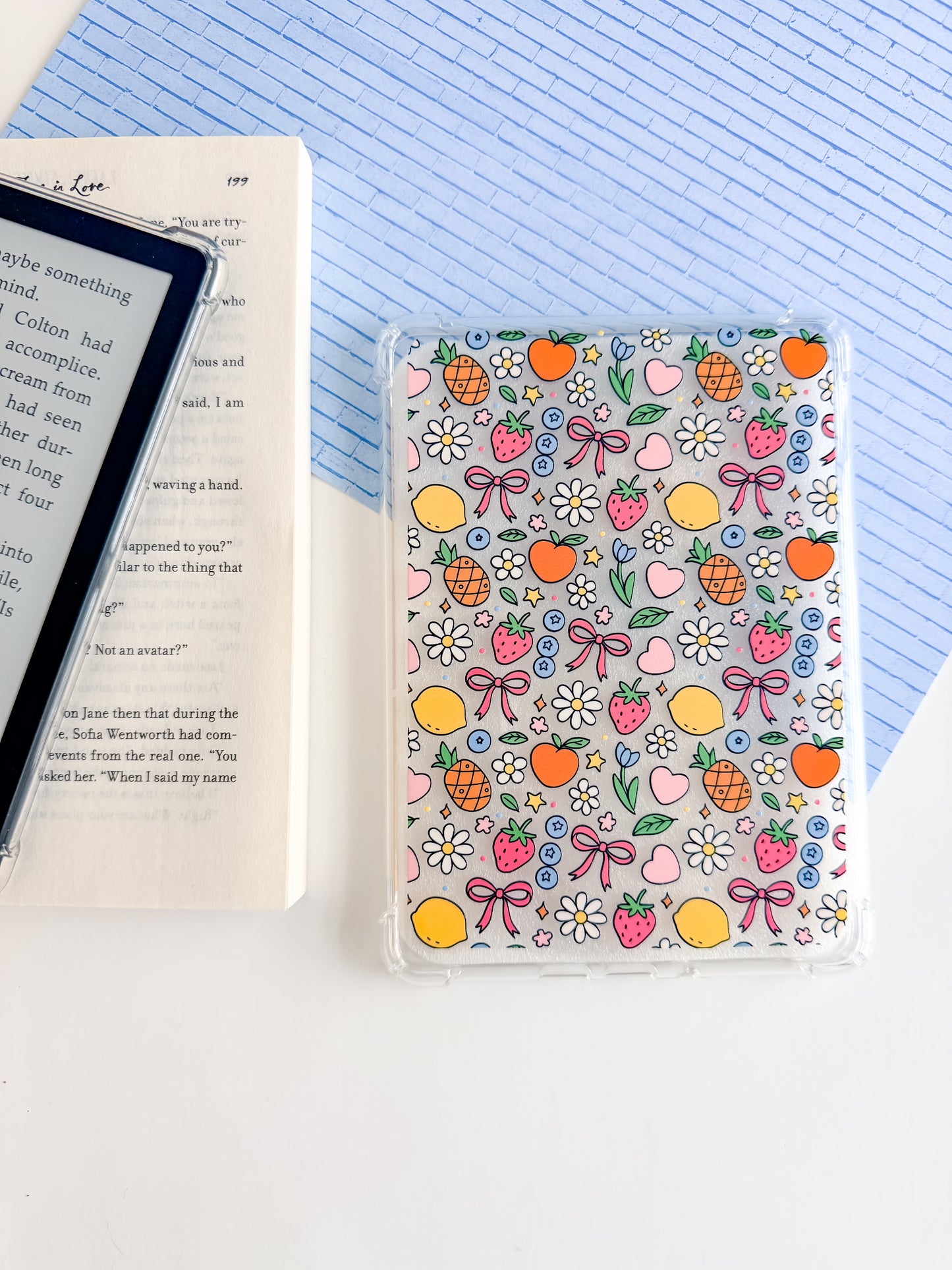 Berry Sweet Blooms Kindle Case
