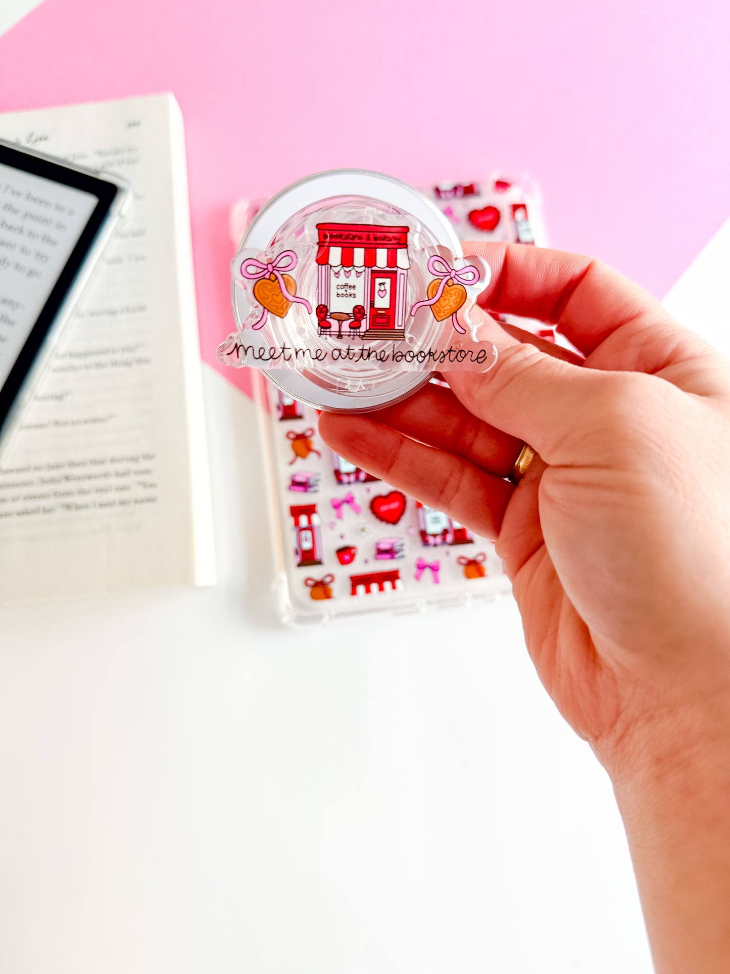 Dream Harbor - Meet me at the Bookstore Magsafe Phone and E reader Grip