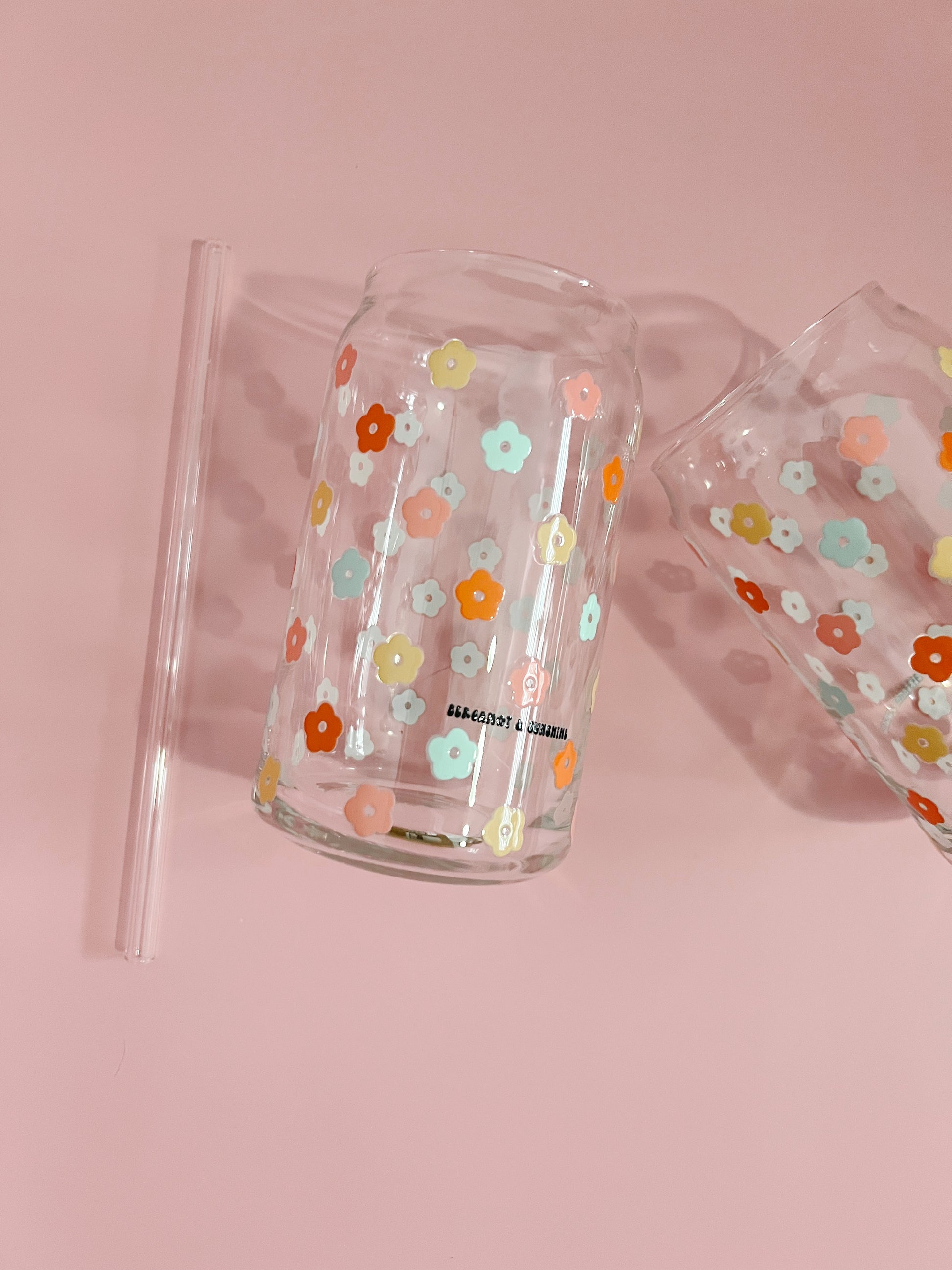 Mini Pastel Flowers glass cup with glass straw and bamboo lid