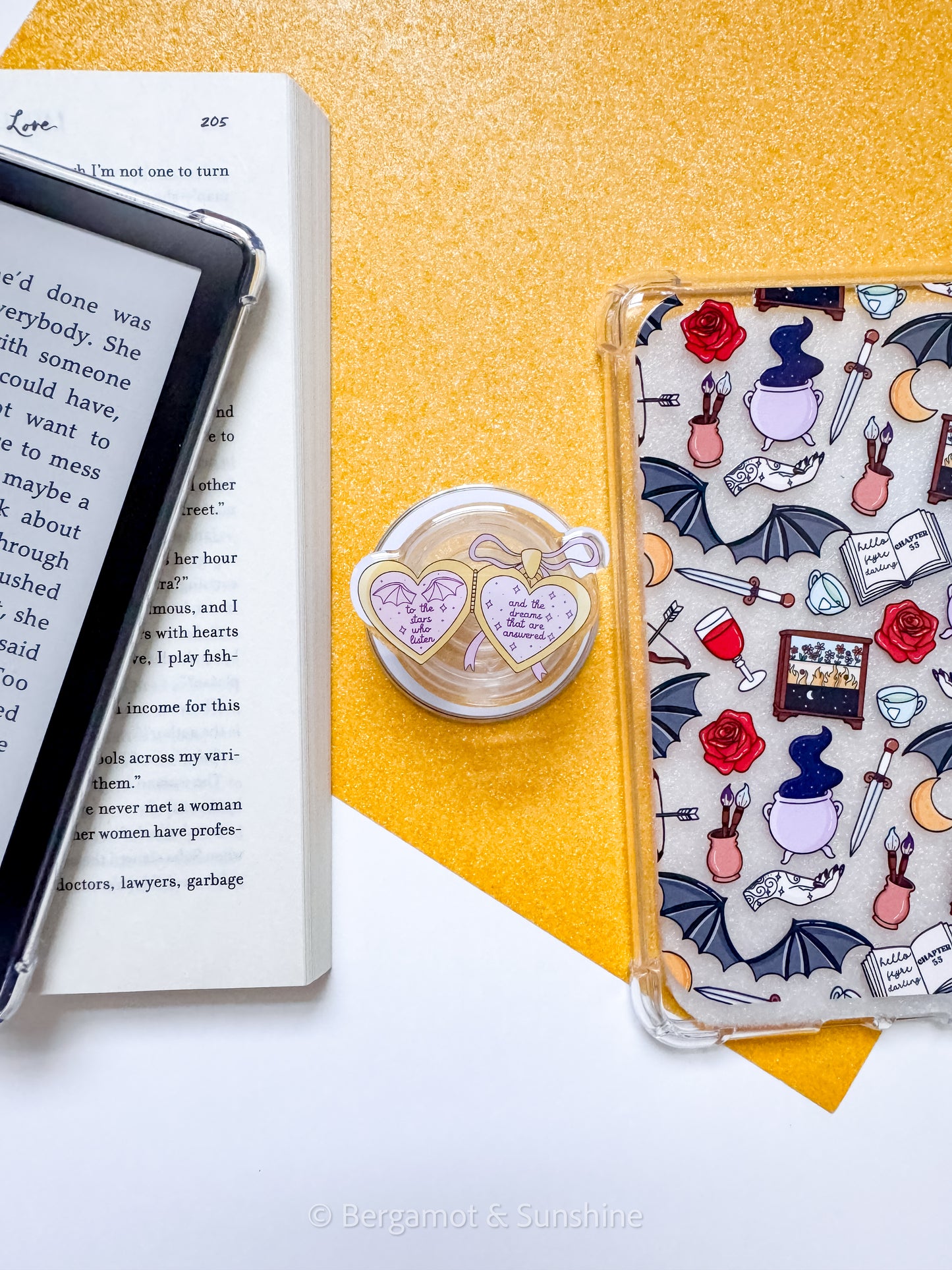 Aco / Tar To the Stars Magsafe Phone and E reader Grip and Dust Charm